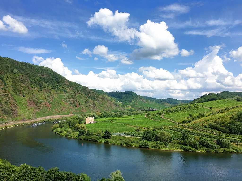 Calmont und Kloster Stuben - Urlaub an der Mosel in Ferienhaus Am Alten Stadttor, Rathausstraße 4, 56814 Ediger-Eller